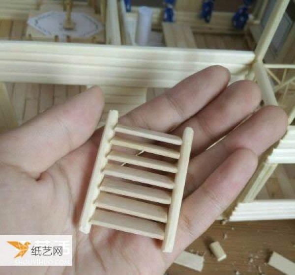 A complete step-by-step guide to hand-making a realistic villa model using disposable chopsticks