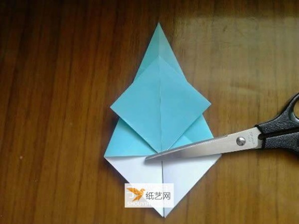 Illustration of folding method of three-dimensional eight-petal chrysanthemum during Double Ninth Festival