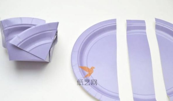 Use disposable paper plates to make cute handmade paper baskets