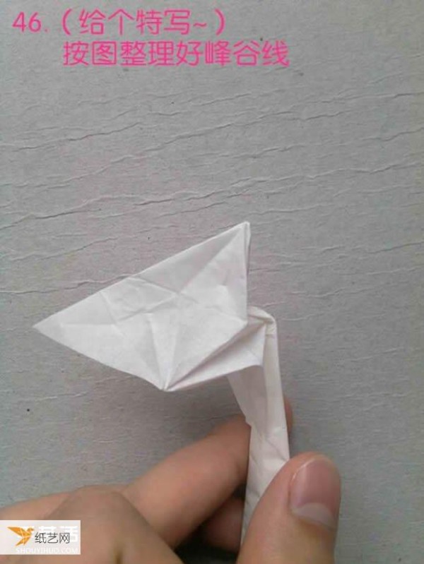 Detailed method and illustrated steps of folding a three-dimensional egret using origami