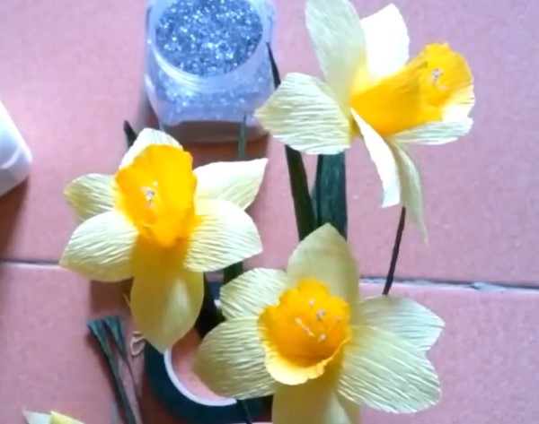 Complete Crepe Paper Flower Collection—Video Tutorial on Handmade Narcissus Flowers