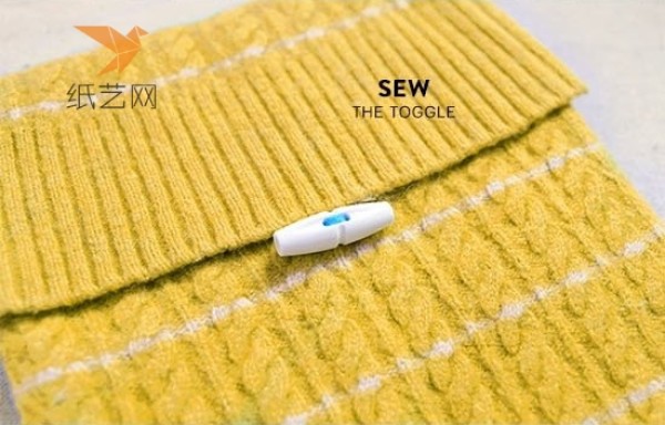 Tutorial on turning waste into treasure: transform old sweaters into cell phone and Ipad protective cases