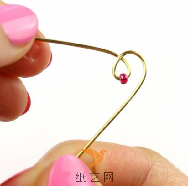 Heart-shaped wire braided ring Valentines Day gift making tutorial