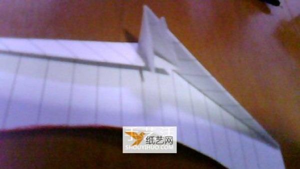 Illustration of folding method of Paperang paper airplane