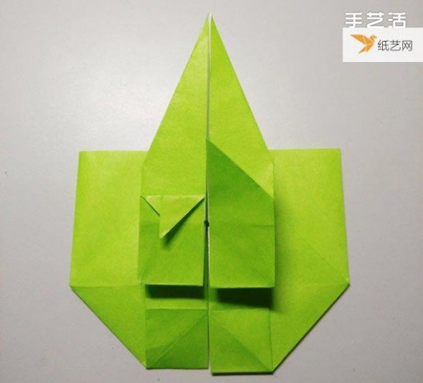 Illustration of the steps of origami of a very cute three-dimensional duck