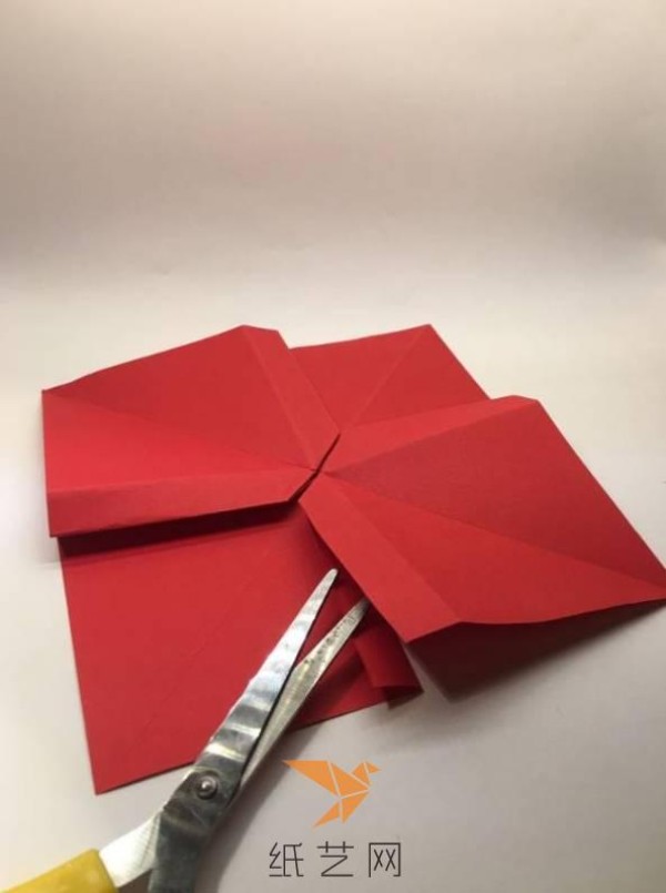 How to make an origami bow from a piece of paper