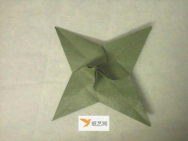 Illustration of steps to fold a 25-petal rose using hand-kneaded paper