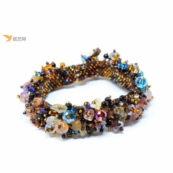 Simple and easy-to-match beaded bracelet tutorial is here