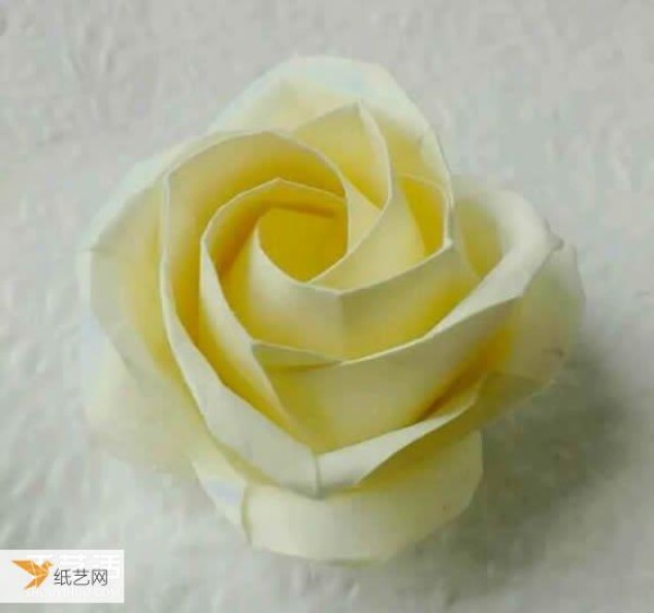 Illustrated step-by-step method for making a new Kawasaki rose by hand folding