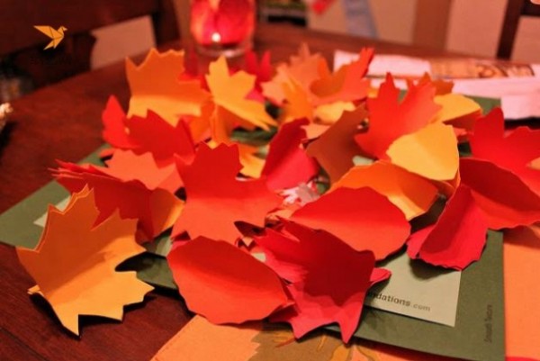 Autumn maple leaf paper-cut decoration making tutorial