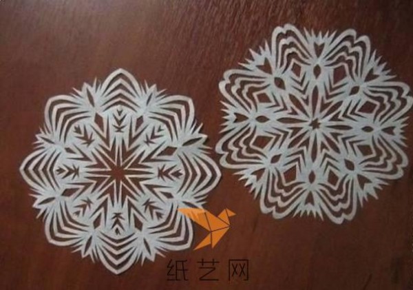 Christmas handmade paper-cut Christmas snowflake making tutorial