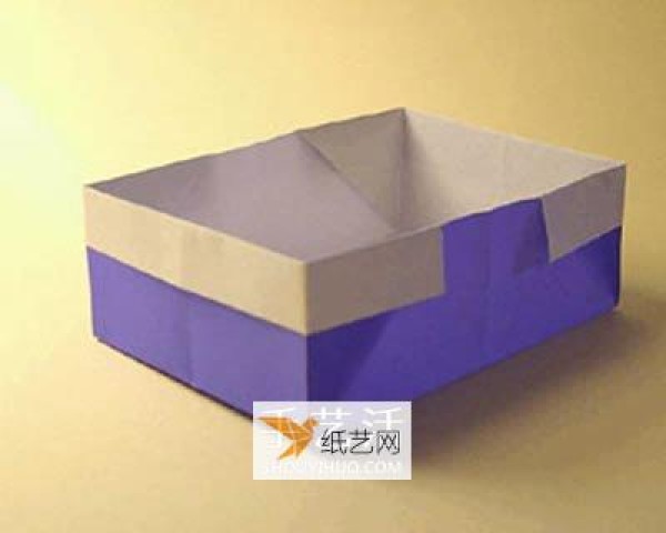 Simple and easy folding method of square garbage box