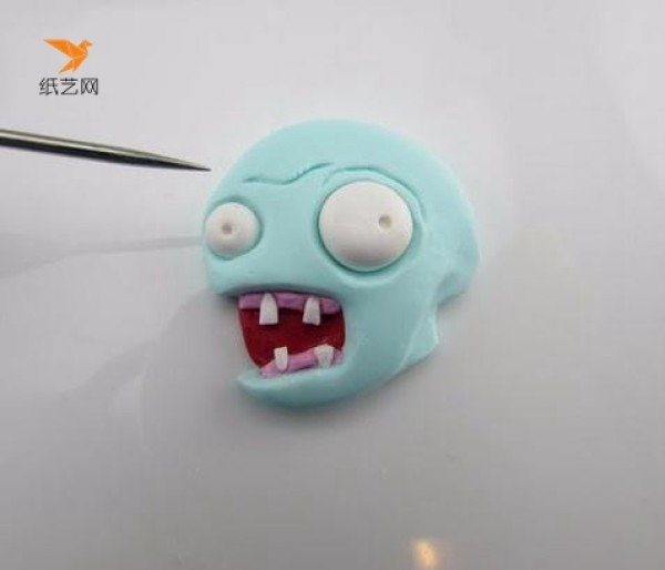 Plants vs. Zombies tutorial on how to make a zombie necklace using ultra-light clay