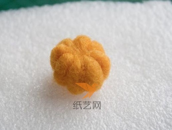 Tutorial on making cute little wool felt pumpkins