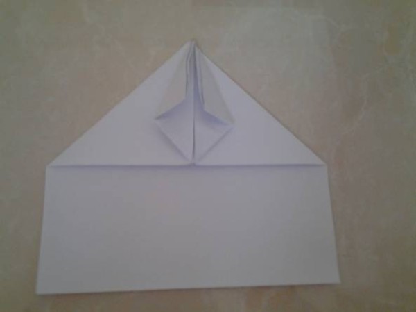 paper airplane that flies far