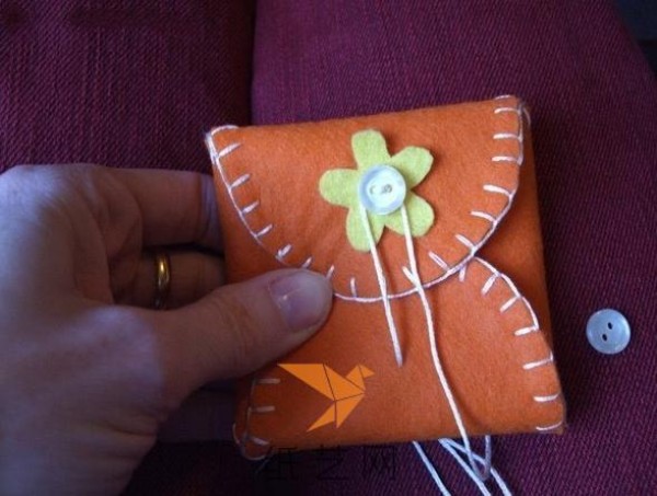 Tutorial on how to make a cute non-woven sewing kit