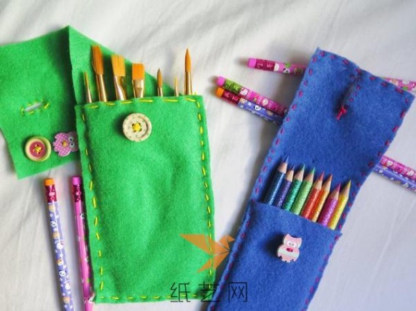 Tutorial on making a simple pencil case from non-woven fabric