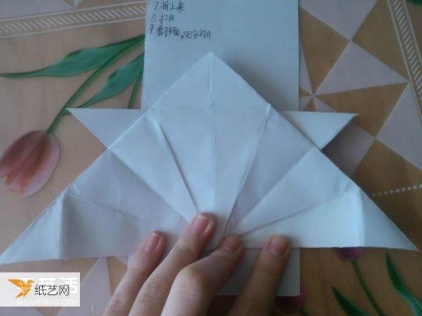 Step-by-step illustration of how to use origami to fold a cute grand piano