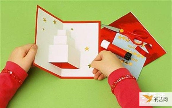 Detailed picture tutorial for making simple Christmas greeting cards by hand