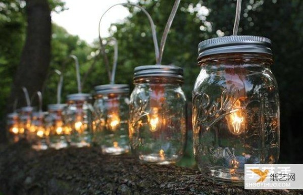 How to use glass jar waste to make romantic Christmas lamps