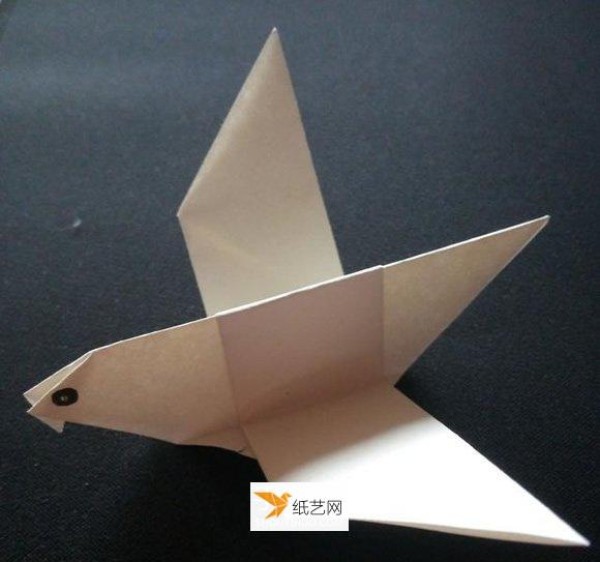 Simple folding method of peace dove designed for children to learn