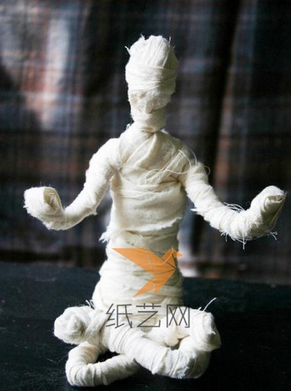 Fun Halloween Mummy Making Tutorial