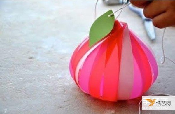 How to make a very creative peach-shaped packaging box