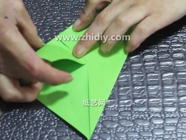 Origami video tutorial for simple origami birds