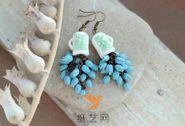 Tutorial on making small fresh clay flower earrings for Valentine’s Day gift