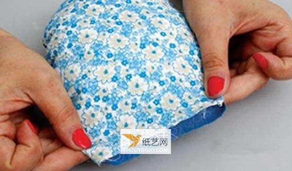 Personalized flower cushions made of non-woven fabric