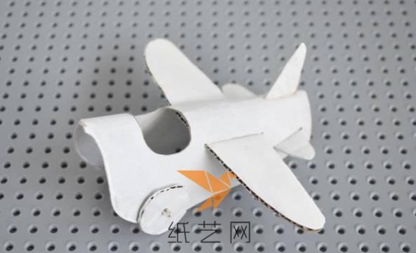 Tutorial on making cute cartoon airplanes from waste paper boxes