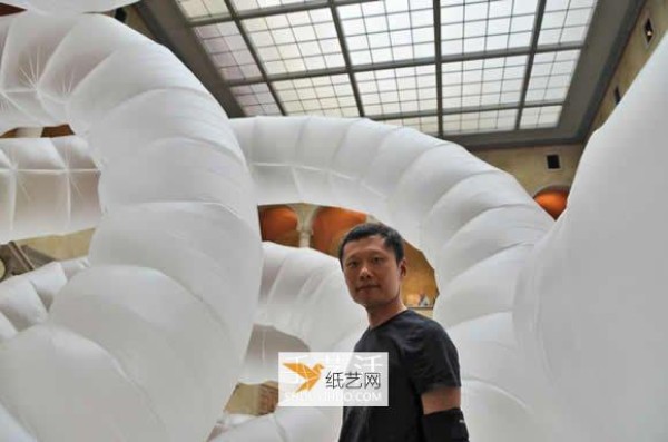 How to make giant insect-shaped plastic film sculptures