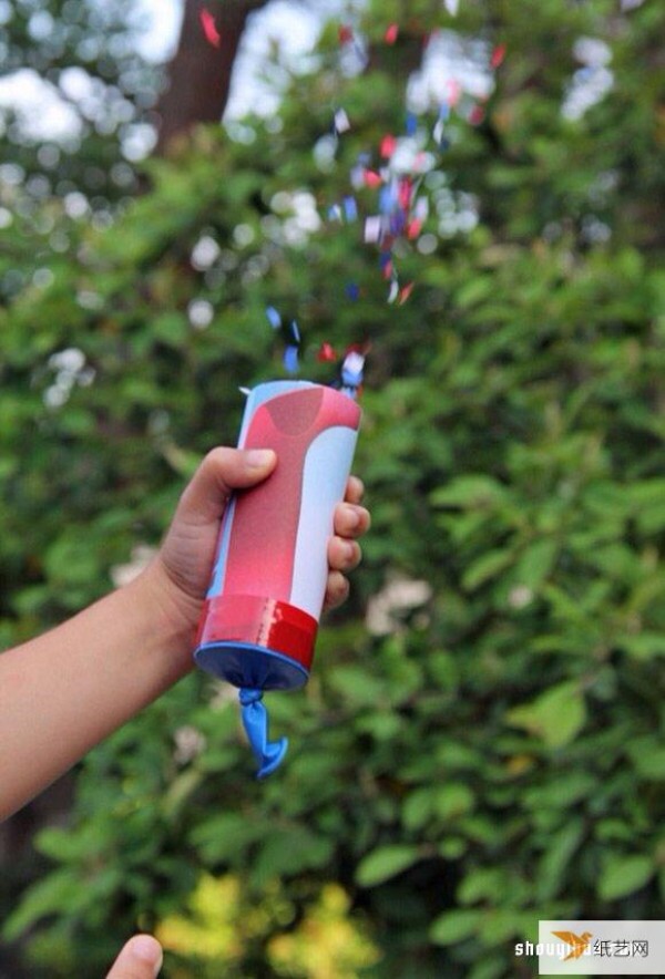 Tutorial on how to make homemade children’s toy fireworks bombs