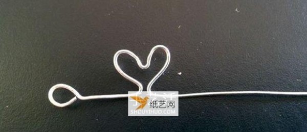 Use wire to create a heart-warming Valentines Day necklace