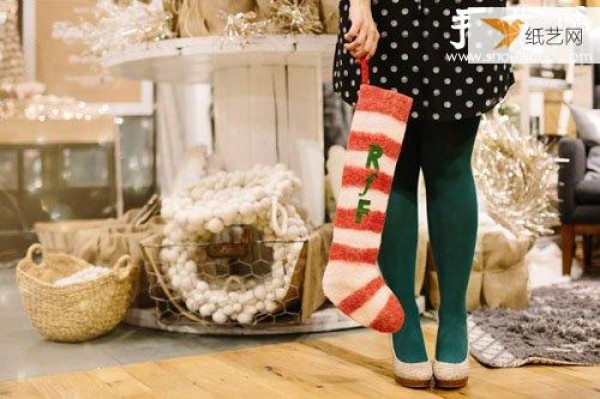 How to make Christmas stockings that look thick, long and very warm by hand