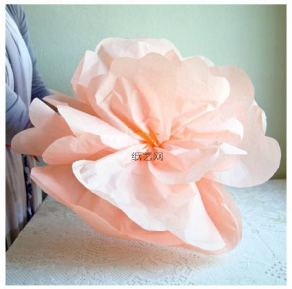 Paper art large three-dimensional decorative flower making tutorial