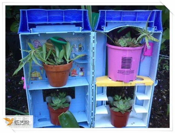 Use some old toys to handcraft a bakery flower pot stand in the garden