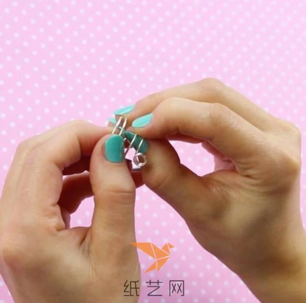 Tutorial on how to make a super simple wire-wrapped ring as a Valentine’s Day gift