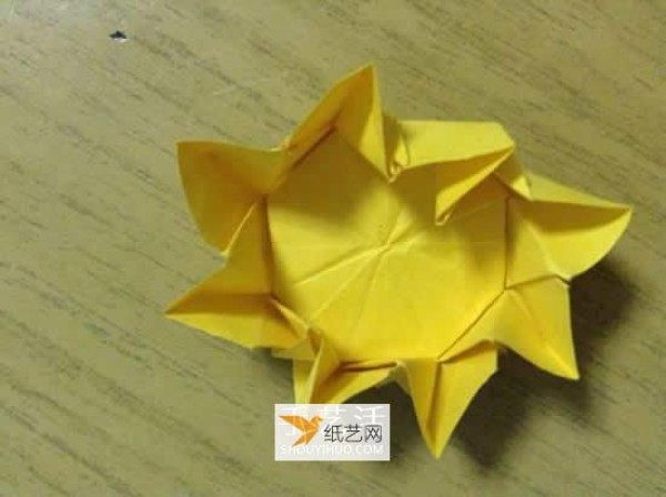 Detailed explanation of the steps of sunflower origami