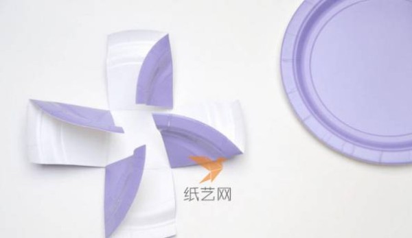 Use disposable paper plates to make cute handmade paper baskets