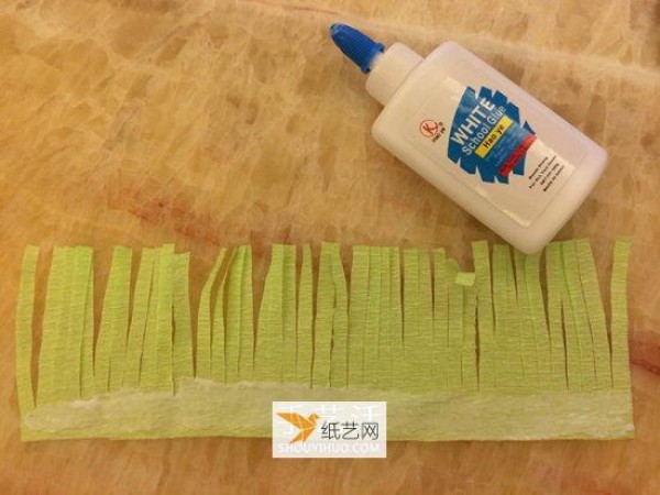 How to use crepe paper to make paper chrysanthemums for Double Ninth Festival