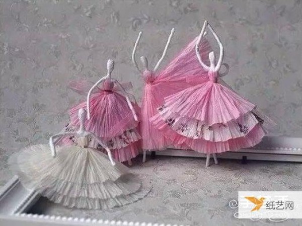 Tutorial on how to fold a paper ballerina using a napkin