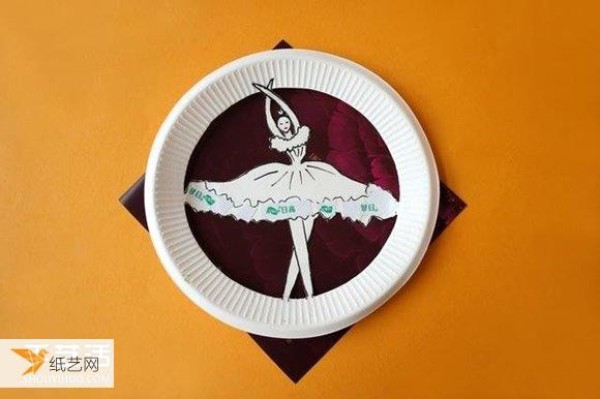 Tutorial on how to make a personalized ballet dancer using paper plates