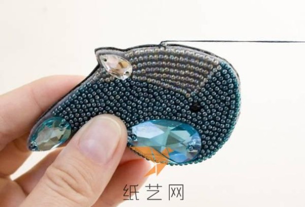 Cute little whale beaded brooch New Year gift making tutorial