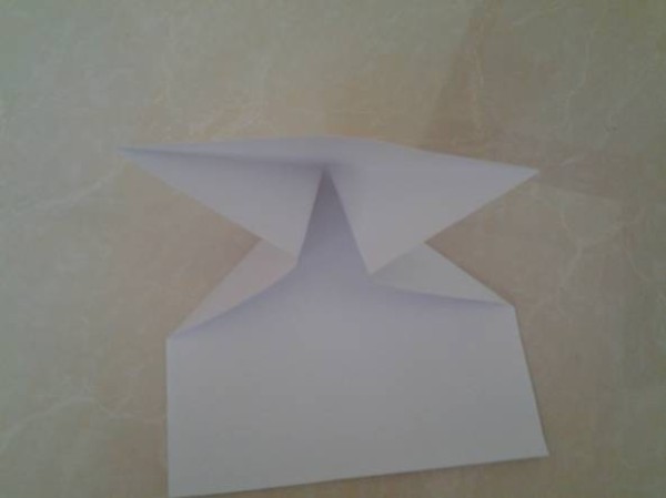 paper airplane that flies far