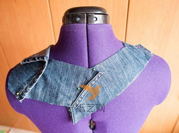 DIY tutorial on using old jeans waste to make work aprons