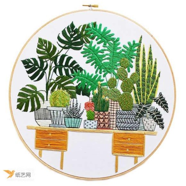 Take green potted plants as the theme and outline the greenery with every stitch.