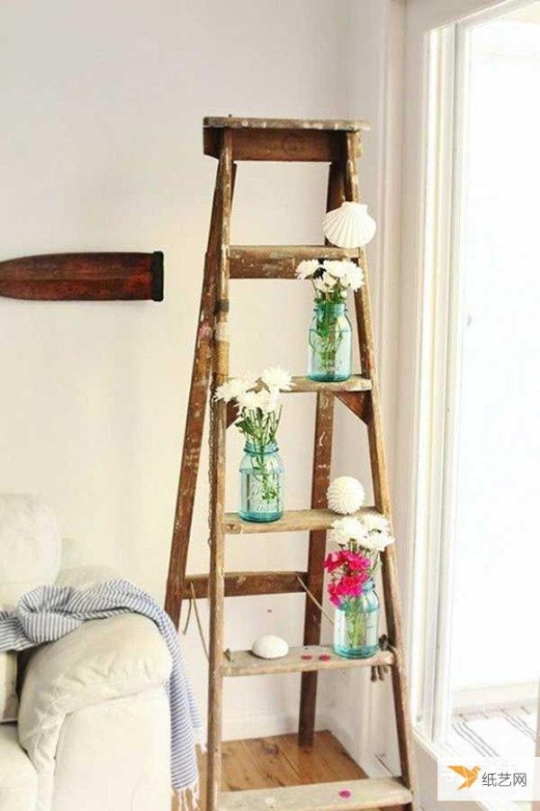 Very practical creative tutorial on personalized transformation of waste wooden ladders