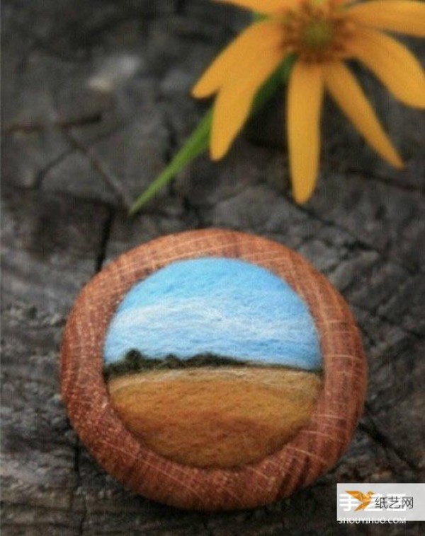 Pictures of how to make mini wool felt landscape paintings, as if there is another world hidden inside