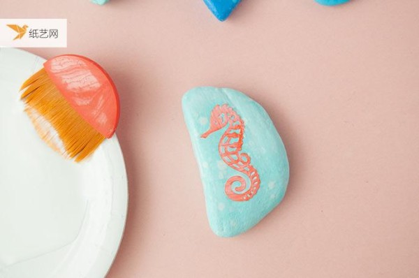 5 interesting and cute stone painting tutorials are waiting for you to choose!